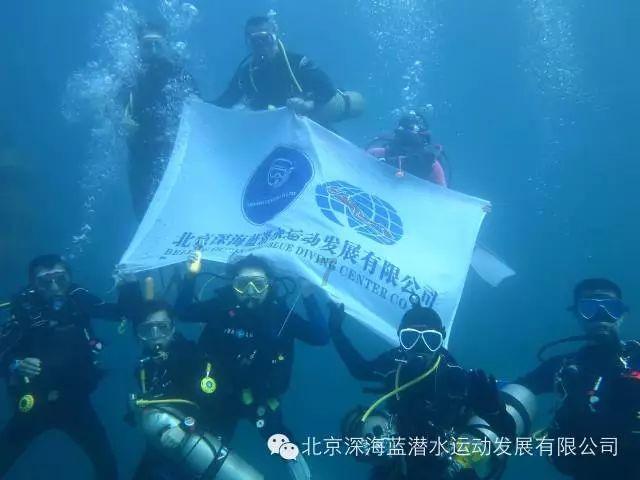 十年前那个徒手接坠楼女童的妈妈，十年后再次回到小区，感慨万千